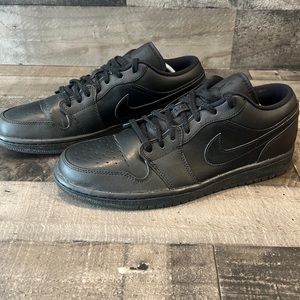 Nike Air Jordan Retro 1 Low Triple Black Size 10 553558- 017